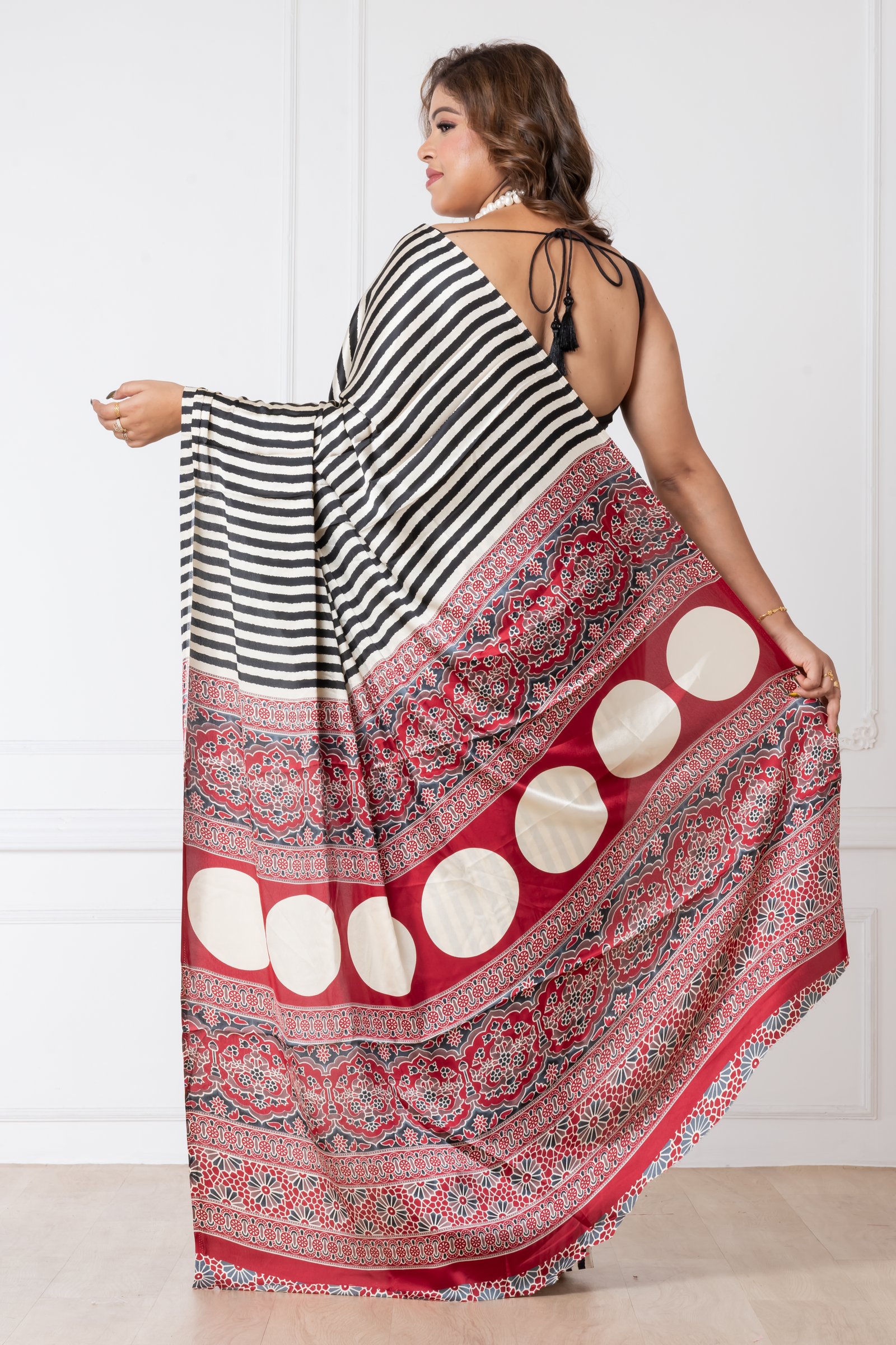 CRAPE MODAL SILK BLACK RED